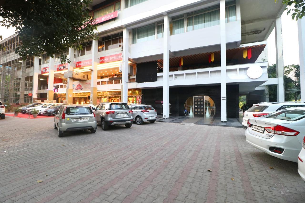 The Toy Hotel Chandīgarh Exterior foto